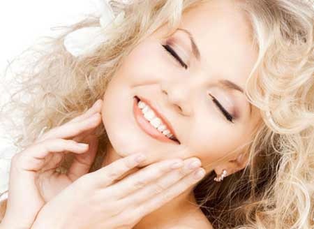 7 dấu hiệu báo bệnh tật từ răng - 1 Răng đổi màu