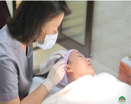Nâng cơ mặt hiệu quả bằng chỉ Hàn Quốc - 2 Bác sĩ Hàn Quốc trực tiếp thực hiện nâng cơ mặt bằng chỉ Hàn
Quốc
