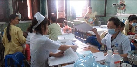 Gia đình có 2 bé sinh đôi mắc sởi, một bé đã chết - 1 Căn phòng nơi bé An Phú đang được điều trị