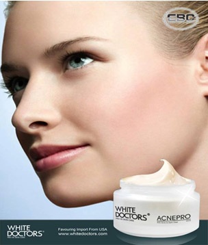 Bước 1 : Rửa sạch da mặt bằng sữa rửa mặt y học White Doctors