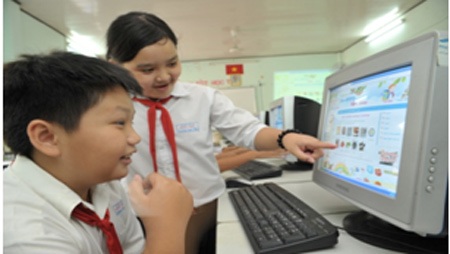 Trẻ thích thú vì được học về dinh dưỡng theo một hình thức mới, sinh động hơn 