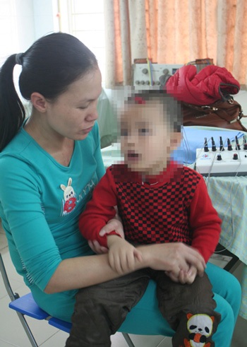 Cảnh báo tình trạng gia tăng trẻ bị tự kỷ - 1 Trẻ điều trị hội chứng tự kỷ