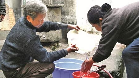 Nước sinh hoạt Hà Nội không lọc hết độc tố - 1 Nước sinh hoạt Hà Nội không lọc hết độc tố