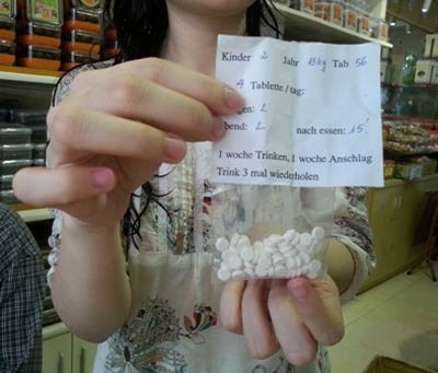 Sự thật đáng sợ về loại thuốc Đức giúp tăng cân nhanh ở trẻ nhỏ - 2 Thuốc không có tên nhưng có đĐơn kê bằng tiếng Đức