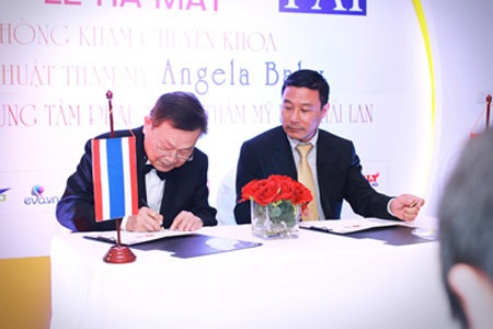 Khai trương phòng khám đạt chuẩn bệnh viện phẫu thuật thẩm mỹ đầu tiên tại Việt Nam - 1 Khai trương phòng khám đạt chuẩn bệnh viện phẫu thuật thẩm mỹ đầu tiên tại Việt Nam