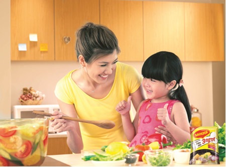 Câu chuyện văn hóa ẩm thực của Maggi - 3 Chú thích ảnh: MAGGI đã trở thành một thành viên không thể thiếu trong mỗi căn bếp Việt