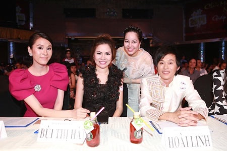 Siêu mẫu Thái Hà - Hoa hậu Bùi Thị Hà - Doanh nhân Diễm Hằng - Danh hài Hoài Linh