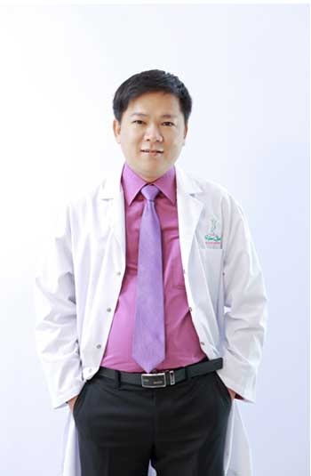Phẫu thuật ca móm khó 5 năm không khép được miệng - 2 NCS. BS. Nguyễn Phan Tú Dung - Người đã trực tiếp thực hiện ca phẫu thuật cho Khoa