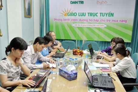Toàn cảnh buổi giao lưu trực tuyến (Ảnh: QP)