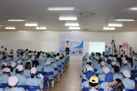 Nâng cao nhận thức về sức khỏe sinh sản cho nữ công nhân