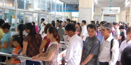 “Rối như canh hẹ” trước giá viện phí mới - 1 “Rối như canh hẹ” trước giá viện phí mới