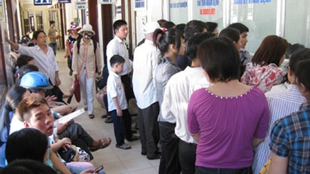 Nhập viện vì kem chống nắng - 1 Mùa hè, bệnh nhân đến khám da liễu thường gia tăng. Ảnh minh họa