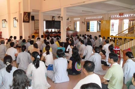 Nhân điện: Công năng “đặc dị” hay trò bịp? - 1 Quang cảnh một lớp học nhân điện