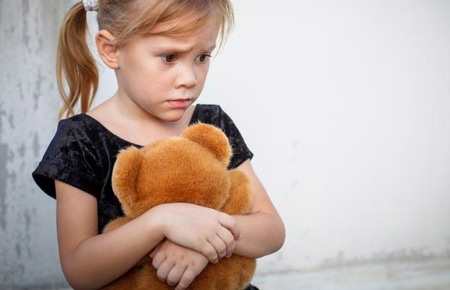 Stress triền miên khiến trẻ giảm trí nhớ và học kém