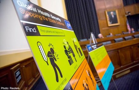 Toàn cảnh thế giới đối phó với bệnh Ebola chết người - 1 Toàn cảnh thế giới đối phó với bệnh EŢola chết người