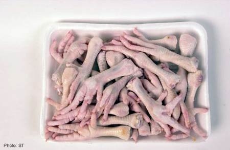 Trung Quốc bắt giữ 30.000 tấn chân gà bẩn - 1 Trung Quốc bắt giữ 30.000 tấn chân gà bẩn