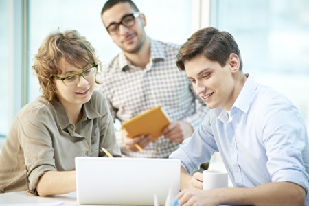 Tuổi già: Ăn gì cho mắt sáng khỏe? - 2 Dù muốn hay
không, tuổi càng cao, đôi mắt bị già và yếu đi