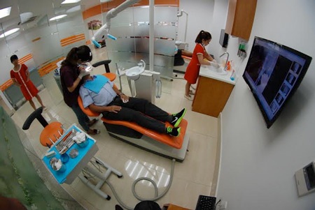 Bạn đã chăm sóc răng miệng đúng cách? - 1 Chỉ tìm đến nha sĩ
khi răng sâu, răng đau