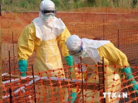 Thêm một bác sỹ Mỹ làm việc ở Liberia nhiễm vi rút Ebola