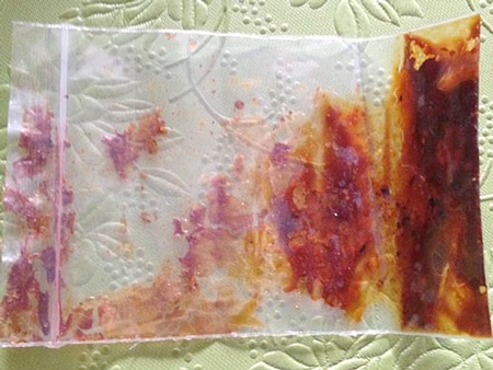 Săn lùng si cảnh “trị ung thư” - 2 Nhựa cây si đỏ mà theo ông Bình có tác dụng “thay máu người
bị ung thư”