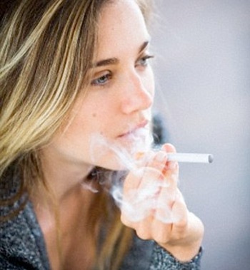 Báo động nguy cơ ngộ độc nicotine trong thuốc lá điện tử ở trẻ em - 1 Thuốc lá điện tử ẩn chứa nhiều nguy cơ với sức khoẻ