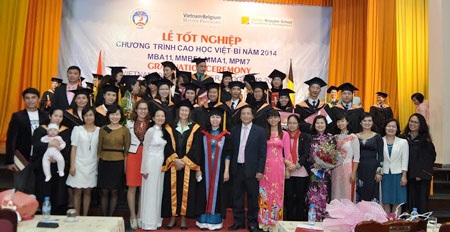 Cao học Quản lý Công Việt-Bỉ: 17 năm đào tạo nhân sự chất lượng cao - 2 Niềm vui ngày tốt nghiệp của các Thạc sỹ
Quản lý Công Việt – Bỉ
