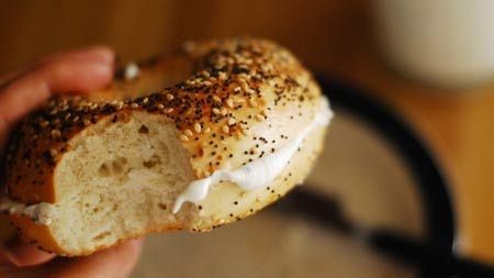 Bánh mì vòng gây chướng bụng