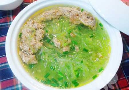 2. Canh bầu nấu cua