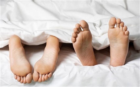 Thắc mắc của các ông chồng khi vợ mang thai - 1 Ở Ấn Độ, “bà bầu có thể làm ‘chuyện ấy’ không” là một trong top 10 cầu hỏi hàng đầu.