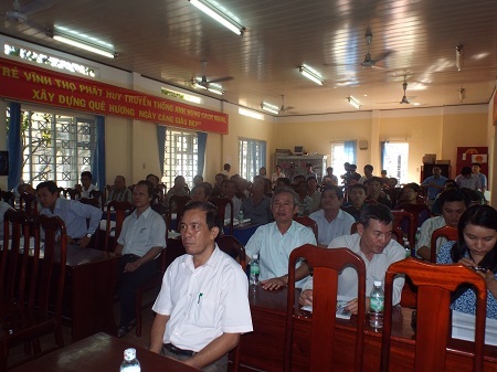 Buổi mít tinh thu hút đông đảo ngư dân tham dự.