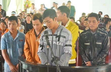 Các bị cáo tại phiên tòa.