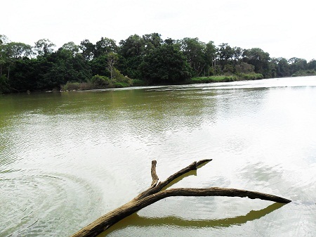 Sông Sêrêpôk - con sông hung dữ thường xảy ra các vụ lật thuyền (Ảnh: Viết Hảo)