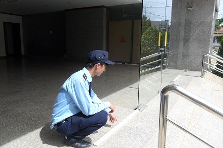 Vị trí tấm kính cường lực phát nổ