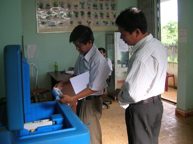 Vẫn tiêm vắc xin Quinvaxem trên toàn quốc