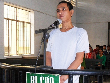  Bị cáo Y Mranh Niê trước vành móng ngựa, ngày 6/11