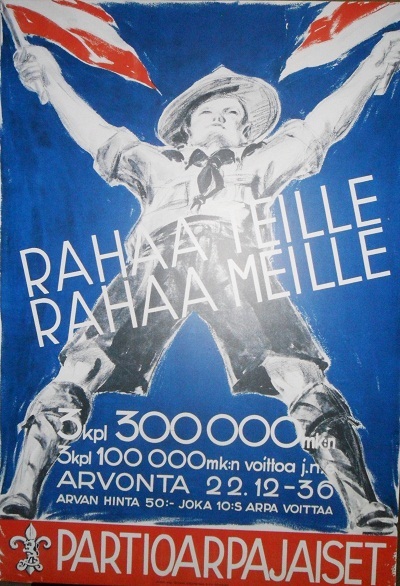 Hầu như bức tranh áp-phích nào cũng thu hút người xem.