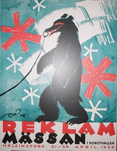 Hầu như bức tranh áp-phích nào cũng thu hút người xem.