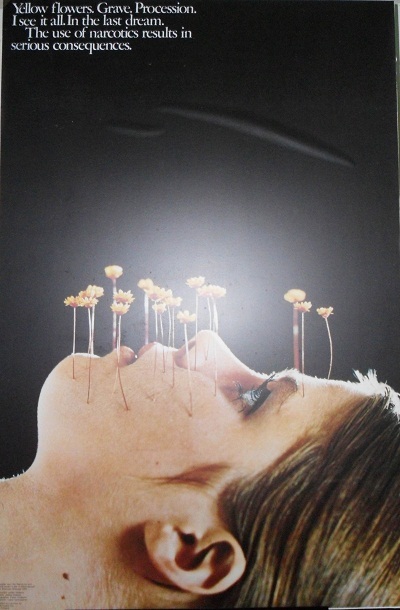 Hầu như bức tranh áp-phích nào cũng thu hút người xem.