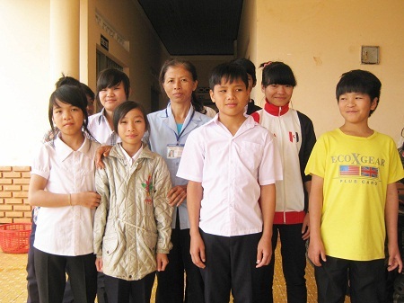 Các em mồ côi ở Trung tâm BTXH Đắk Lắk.