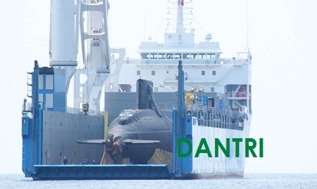 Tàu ngầm Kilo HQ 183 TP Hồ Chí Minh lộ diện