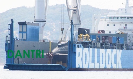 Tàu ngầm Kilo HQ 183 TP Hồ Chí Minh lộ diện