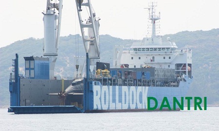 Tiến sát tàu ngầm Kilo TP Hồ Chí Minh