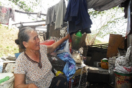 Bất cứ thứ gì bán được là họ lượm, vì họ không nhà, không nghề nghiệp và thất học...”