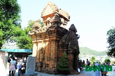 Kiến trúc của một ngôi đền khác trong quần thể tháp bà Ponagar.