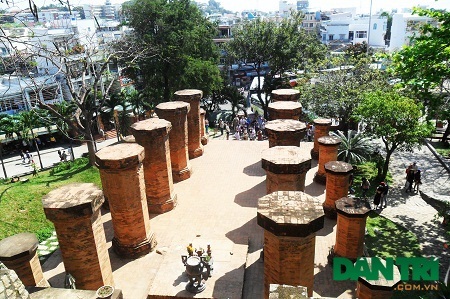 Các trụ này có chiều cao không giống nhau.