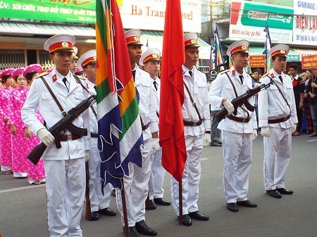 Cử hành các nghi thức trước khi vào dâng hương các Vua Hùng.