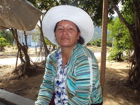 Bà Trần Thị Tuyết Mai, mẹ của ngư dân Nguyễn Văn Sang (SN 1997) tâm sự với PV Dân trí.