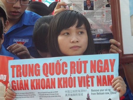 Trung Quốc rút ngay giàn khoan khỏi vùng biển Việt Nam.