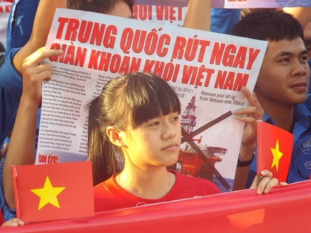 Trung Quốc rút ngay giàn khoan khỏi vùng biển Việt Nam.