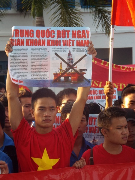 Quyết tâm bảo vệ chủ quyền của sinh viên Nha Trang.